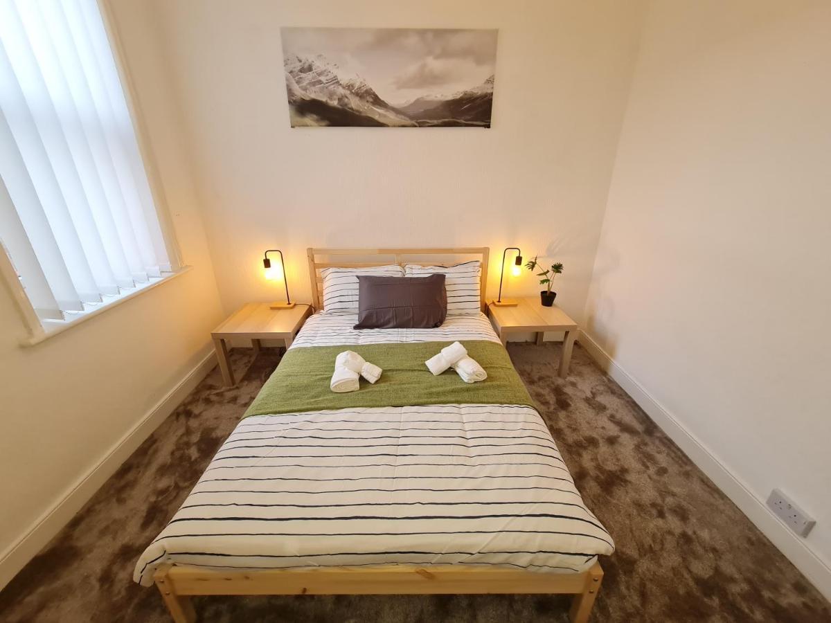 Large 3 Bed Flat, Free Parking Apartment นิวคาสเซิล อะพอน ไทน์ ภายนอก รูปภาพ